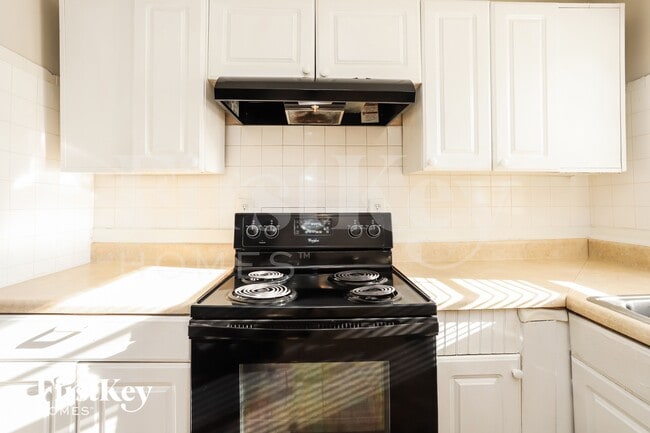 Photo - 297 Reed St
