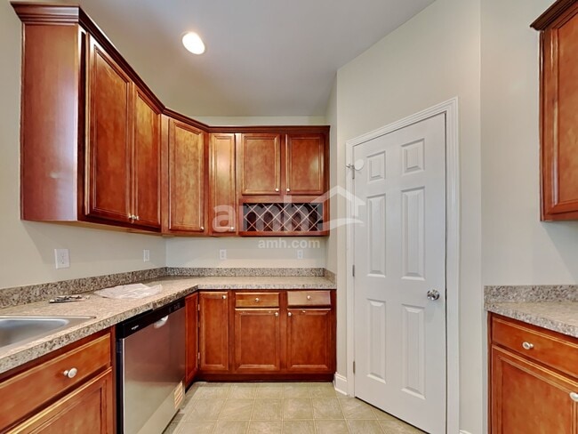 Photo - 123 Diploma Dr