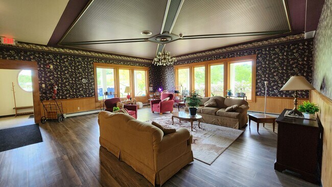 Photo - 1 Bedroom, 1 Bath Apartment- All utilities... Unit 7