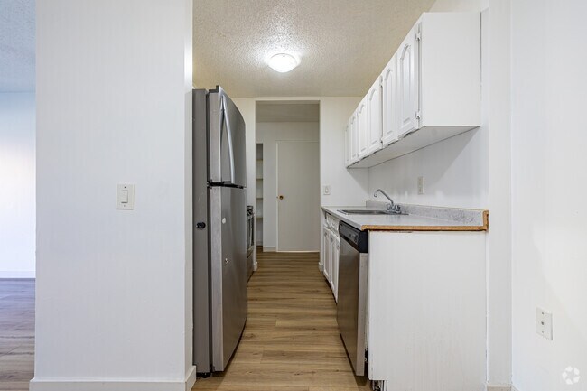 1BR, 1BA - 630 SF - Cuisine - Applewood Village