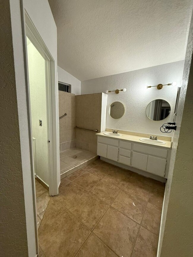 Photo - Charming Single Family Home! Available 8/10/2026 -HOME IS CURRENTLY OCCUPIED!