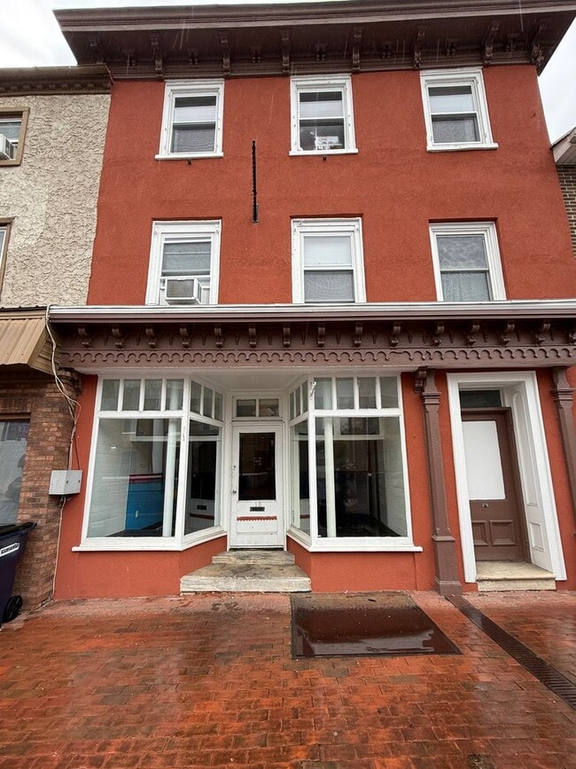 Building Photo - Bring Your Vision to Downtown Smryna! Unit Main Floor Retail