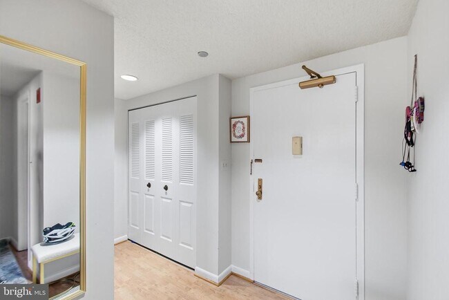 Photo - 3709 S George Mason Dr Unit 1115E