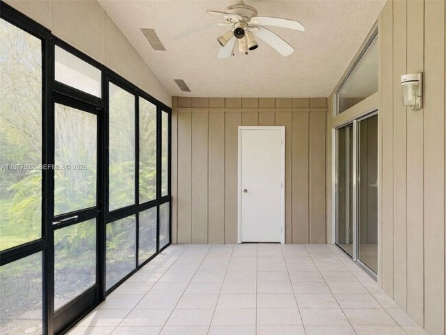 Photo - 614 Woodgate Cir