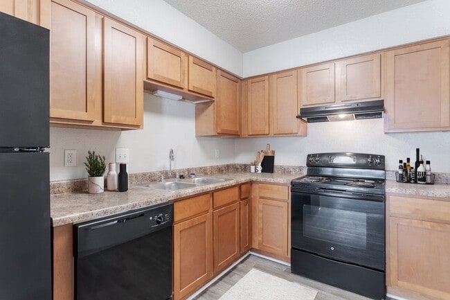 Photo - Hickory Lake Apartments