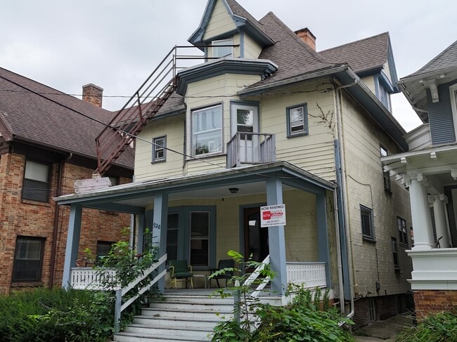 Photo - 928 Spaight St Unit #3