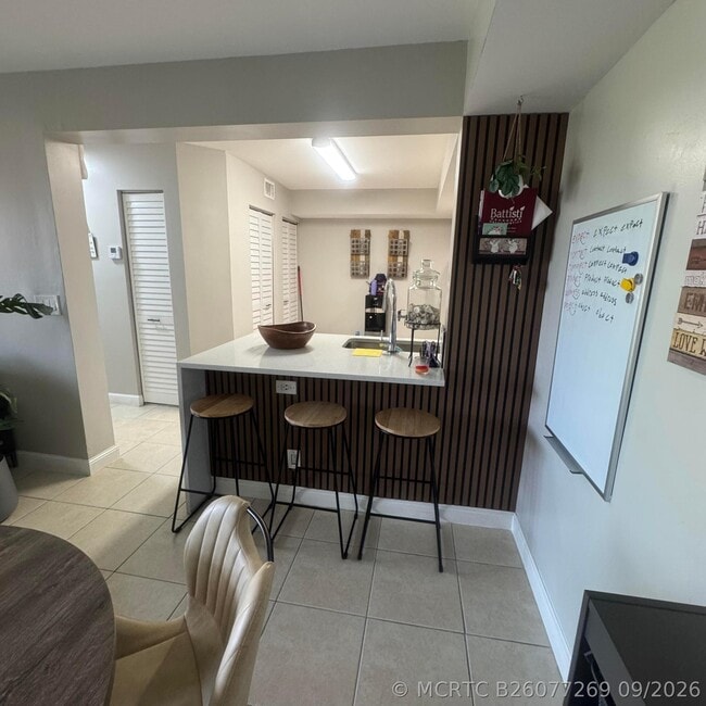 5741 Riverside Dr Unit 102A
