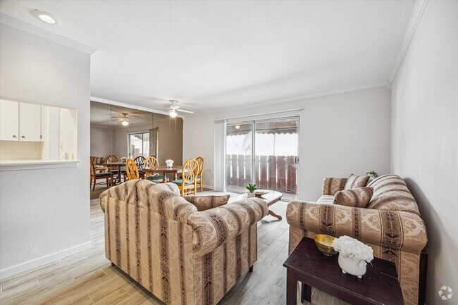 Building Photo - 2824 Briarhurst Dr Unit 30 Rental