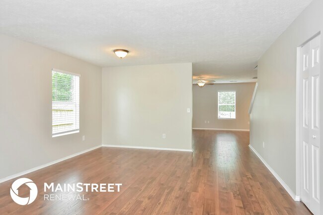 Photo - 2763 Sutherland Dr