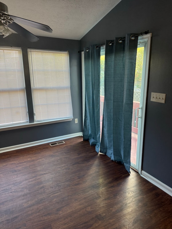 Photo - 2035 Amber Way