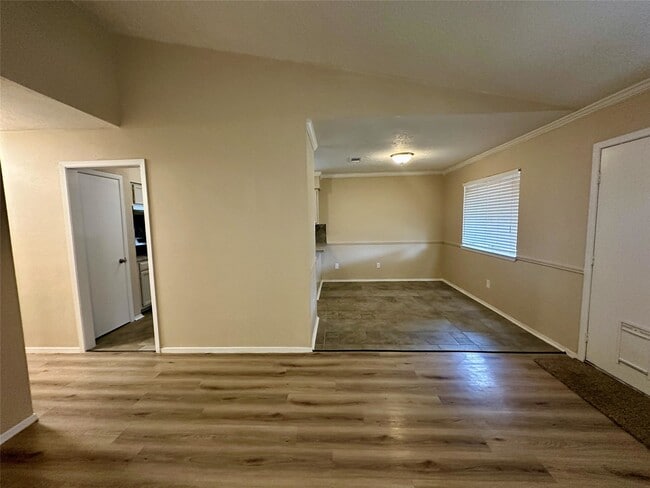 Photo - 7646 Western Oak Ln