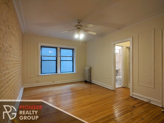 Photo - 1164 N Dearborn St