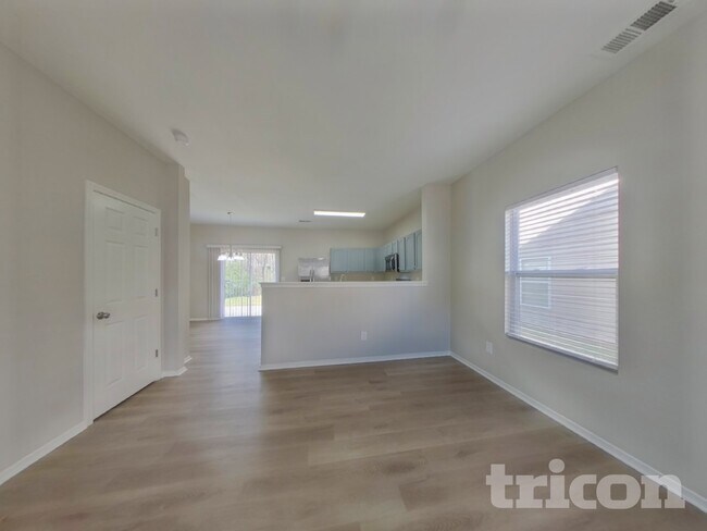 Photo - 8311 Ainsworth St