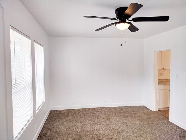 Photo - 441 SW 7th St