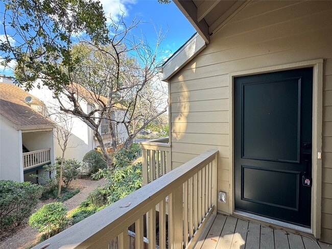 Photo - 2100 Tanglewilde St Unit 626