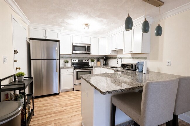 Building Photo - 1105 Lexington St Unit 4-2