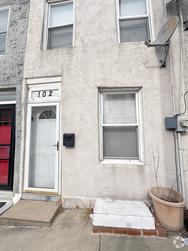Building Photo - 102 Davis St Rental