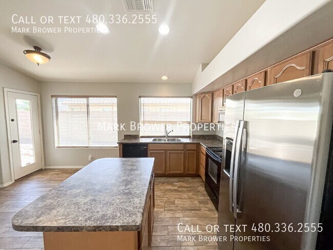 Photo - 270 W Dana Dr