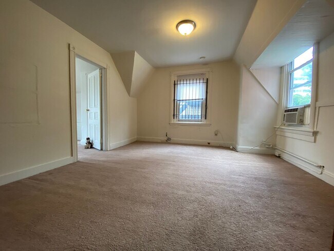 Photo - Stunning Two Bedroom in Oakland! One Off-S... Unit 03
