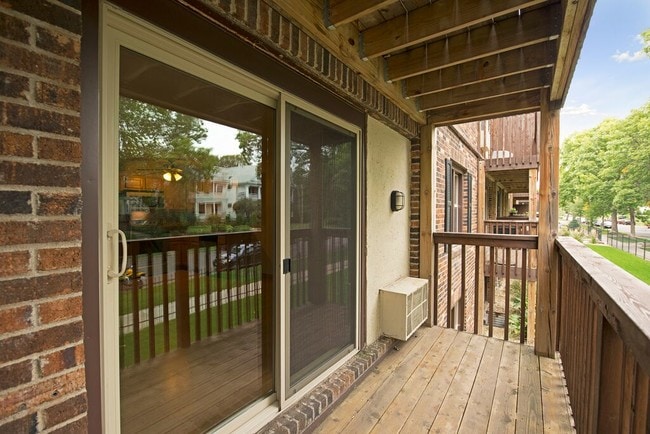 Balcony - Uptown Plaza