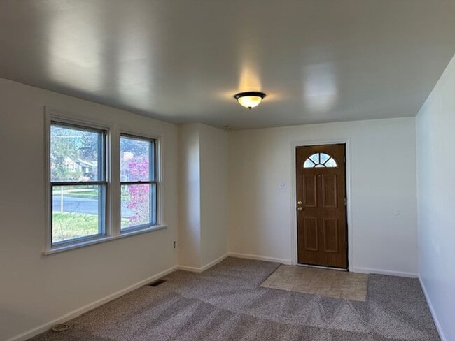 Photo - 219 Redwood St