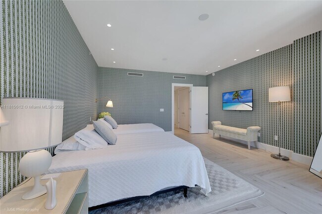 Photo - 10225 Collins Ave Unidad 604