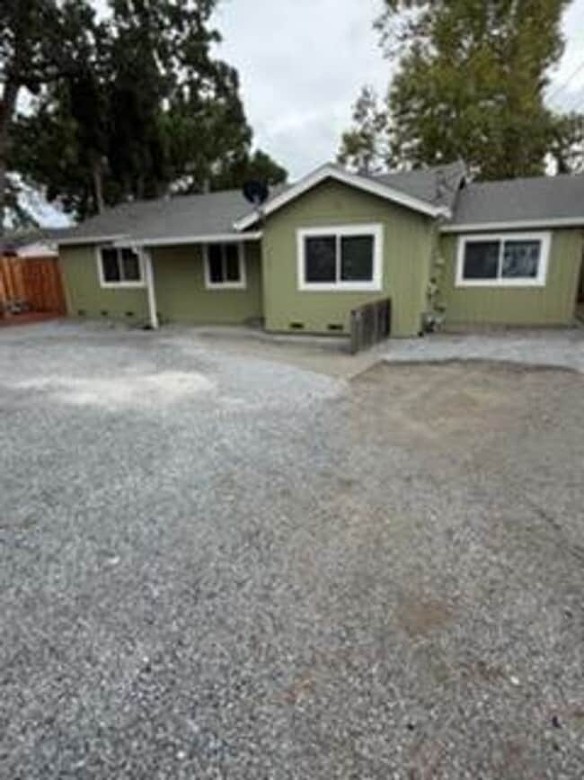 Photo - Totally remodeled 3 bedroom 2 bathroom sin...