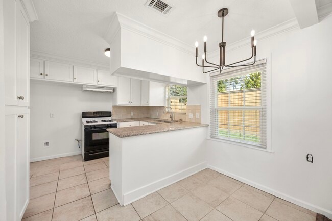 Photo - 1726 Wycliffe Dr