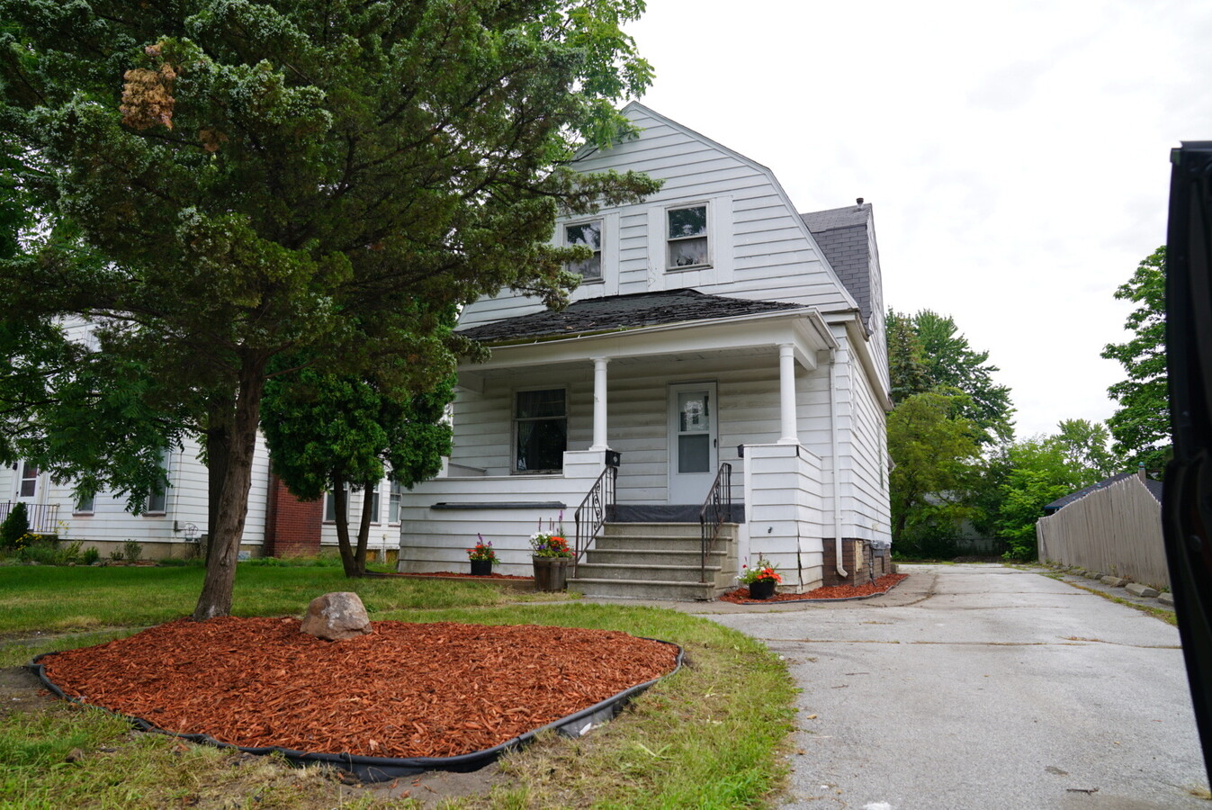 Photo - 1610 Court St Apartments Unit Upper