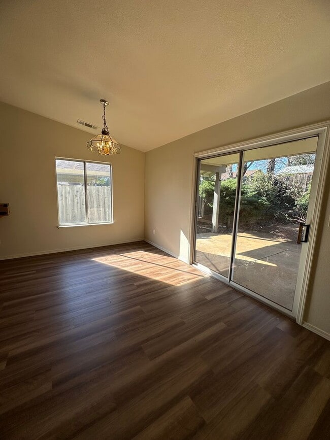 Photo - 4 BED 2 BATH HOME IN THE RAVENWOOD SUBDIVISION