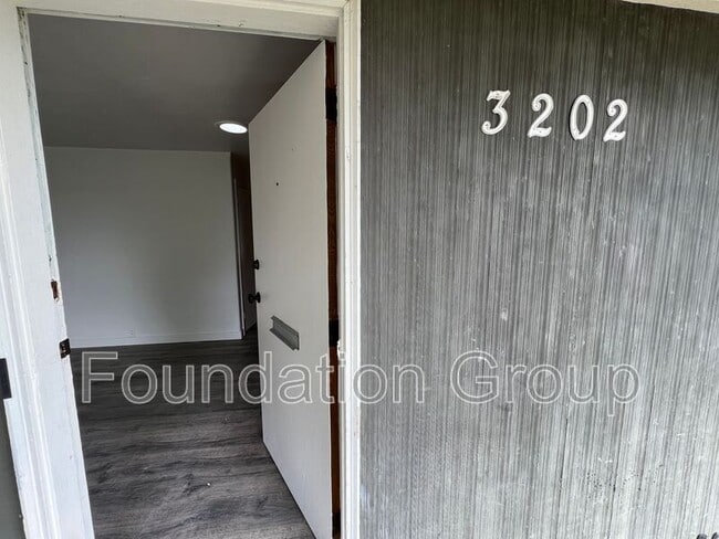 Photo - 3202 Farragut St