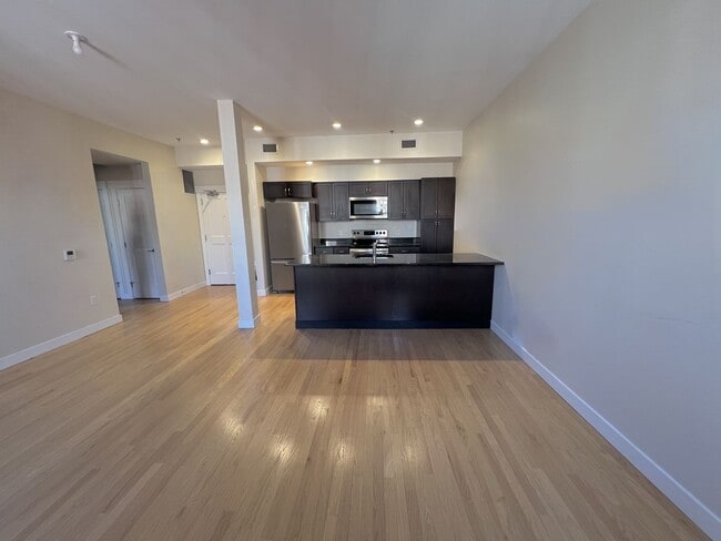 Photo - Putnam Hotel – $2,041 – 1 Bedroom/1 Bathroom, 755 SQ.FT. – UTILITIES INCLUDED Unidad 307