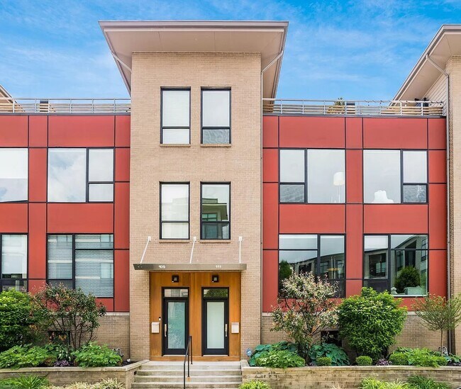 Photo - 111 Aston Row Ln