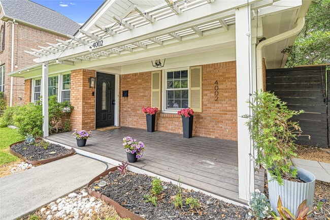 Photo - 4002 Merrick St