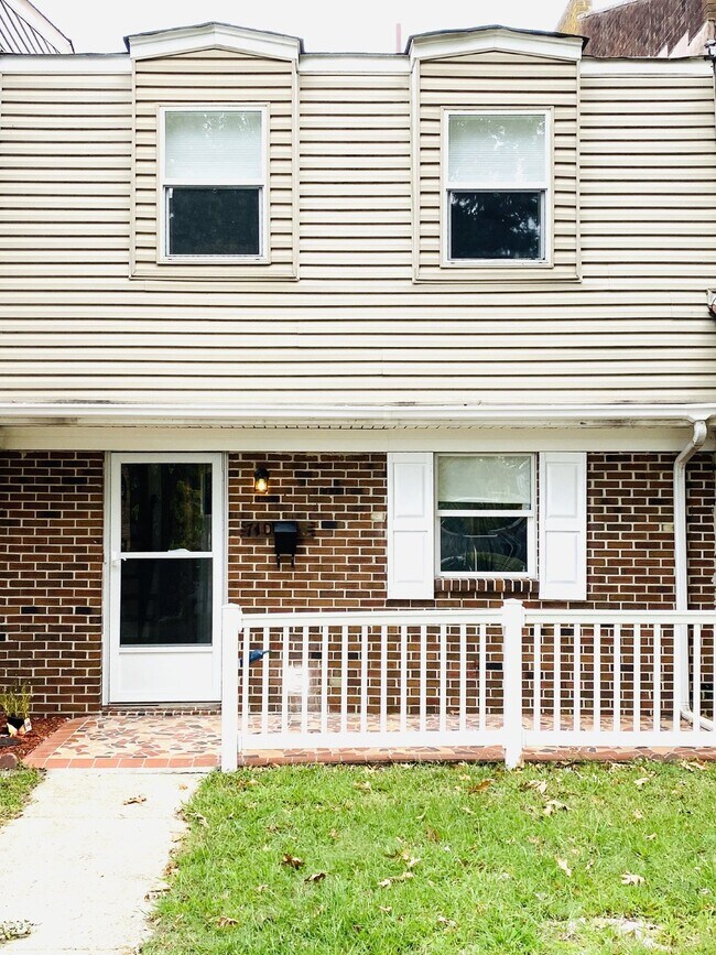 UPDATED VIRGINIA BEACH TOWNHOME FOR RENT!