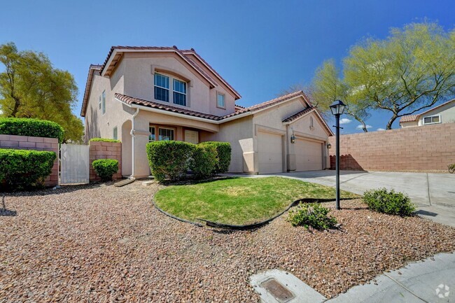 Building Photo - 5BD 3.5 BTH Two Story Home Available in Lo...