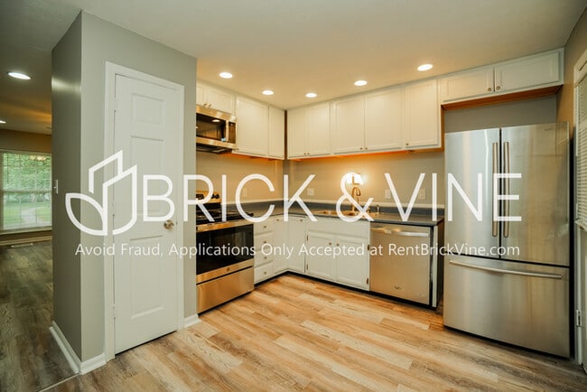 Photo - 170 Penick Ave