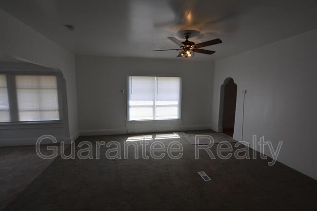 Photo - 811 E Main St
