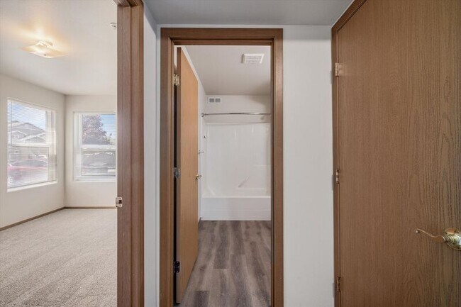 6005 Chapel Hill Blvd Unit E101