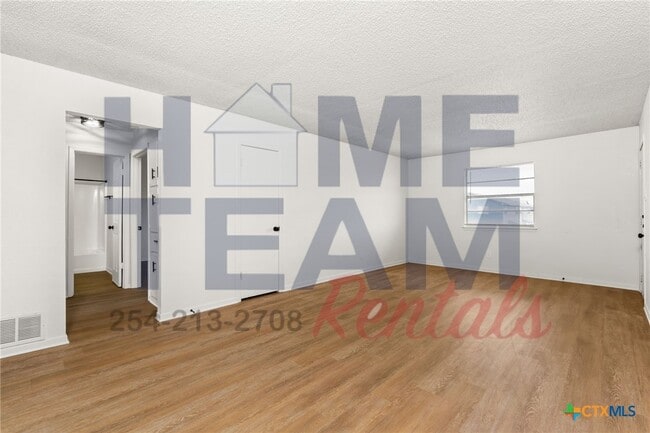 Photo - 1005 Eastside Dr