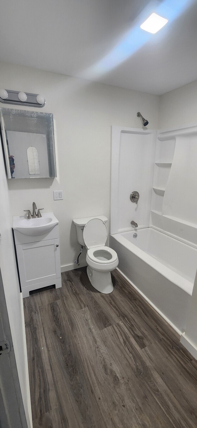 Photo - 619 Tracy St Unit 4