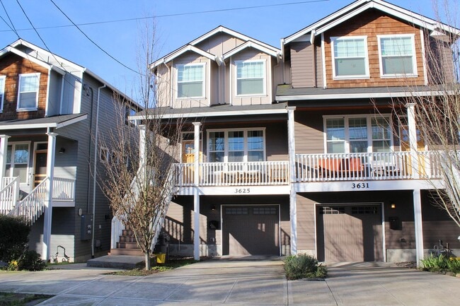 Building Photo - 3625 NE 14th Ave
