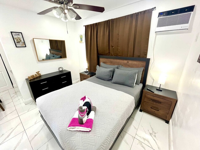 Building Photo - 338 Van Buren St Unit SI FL1-ID1520241P