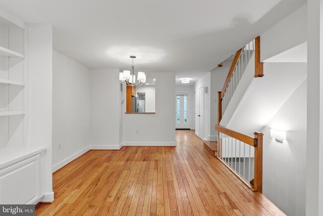 Photo - 4214 Embassy Park Dr NW