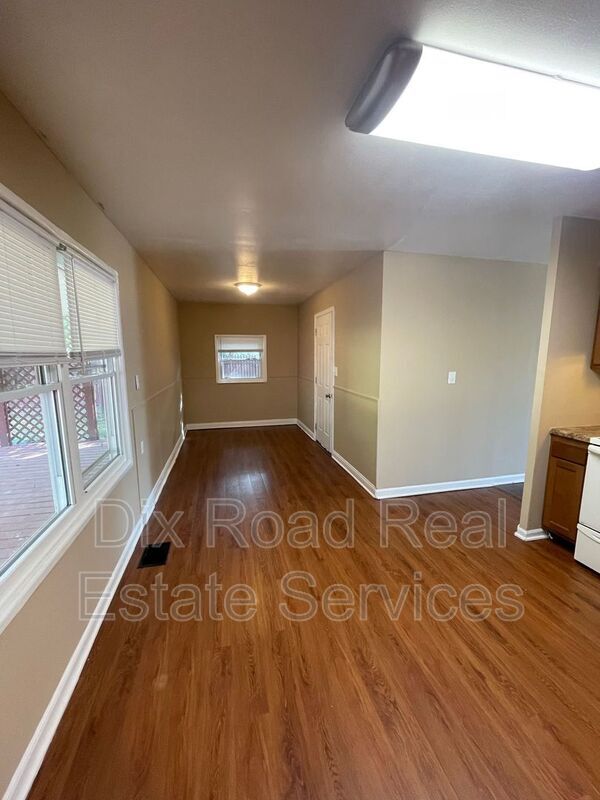 28 Moore Dr