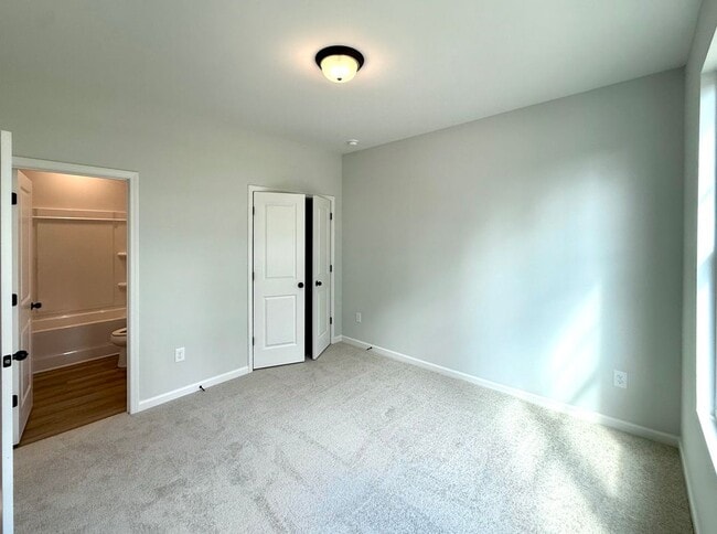 Photo - 1721 Jordan Brook Dr