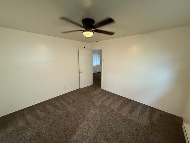 Photo - 233 Kearney St S