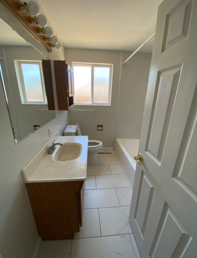 Photo - Spacious 4 Bed 2 Bath Home in Roy, UT with Fully Fenced Yard