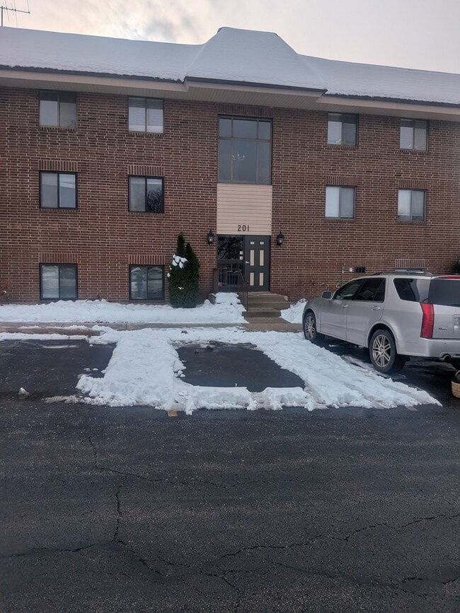 Building Photo - 201 E Janata Blvd Unit 1A