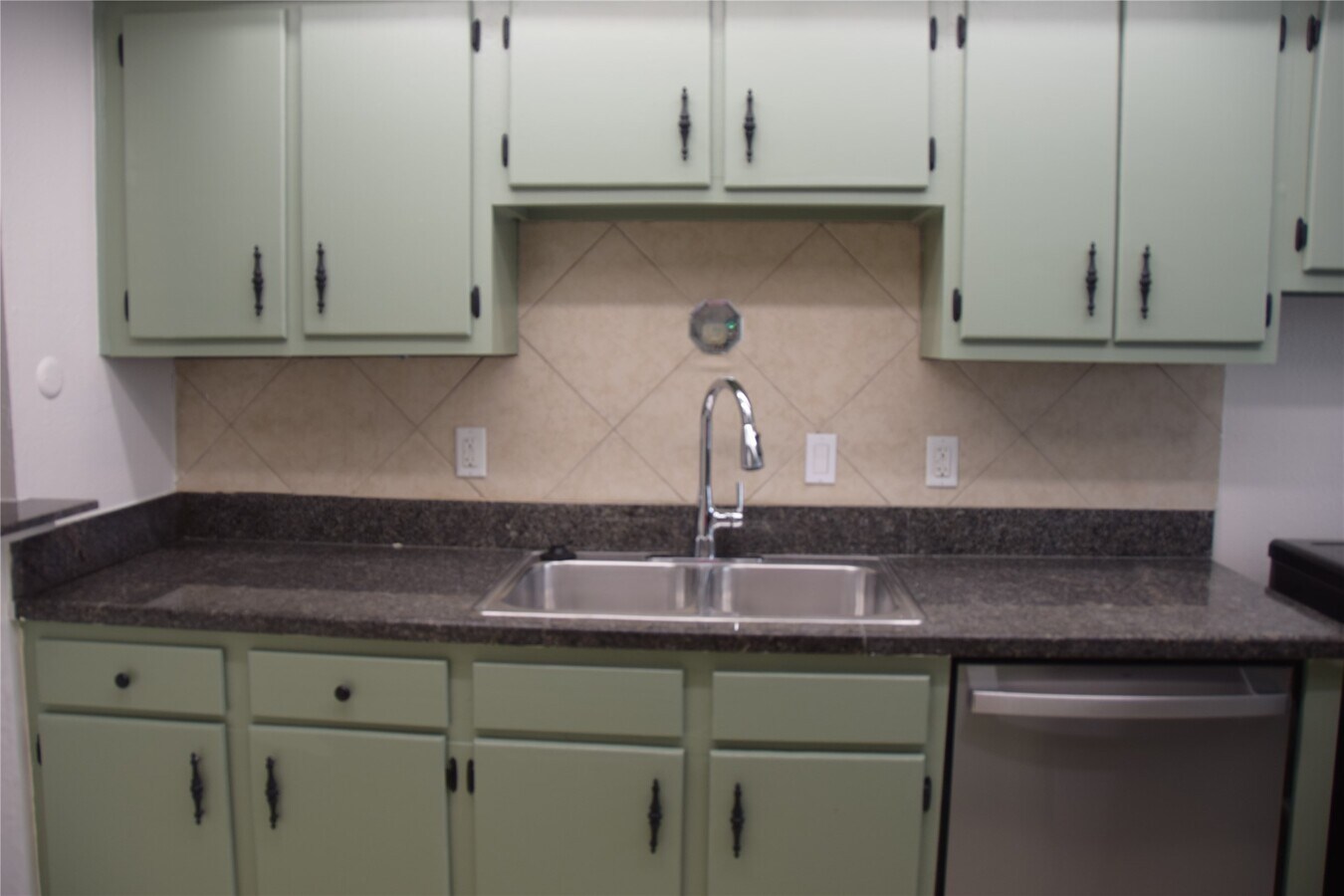 Photo - 7827 Leonora St